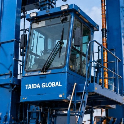35 t Diesel-Electric Container Straddle Carrier